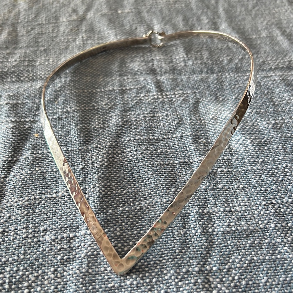 HAMMERED STERLING SILVER 925 NECK COLLAR WITH CLOSURE